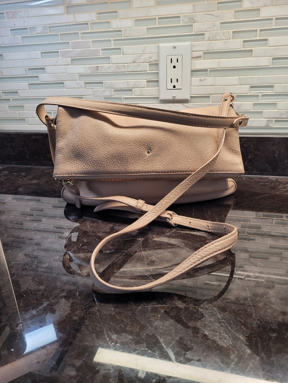 KATE SPADE FOLD OVER PEBBLED LEATHER CROSSBODY HAND BAG